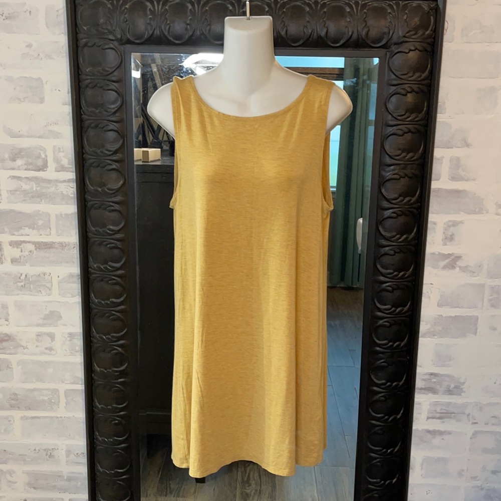 Logo by Lori Goldstein tank